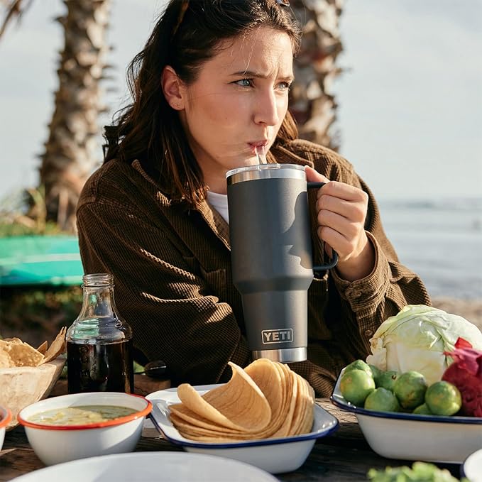 YETI Rambler 42 oz Tumbler with Handle and Straw Lid, Travel Mug Water Tumbler, Vacuum Insulated Cup with Handle, Stainless Steel, Papaya