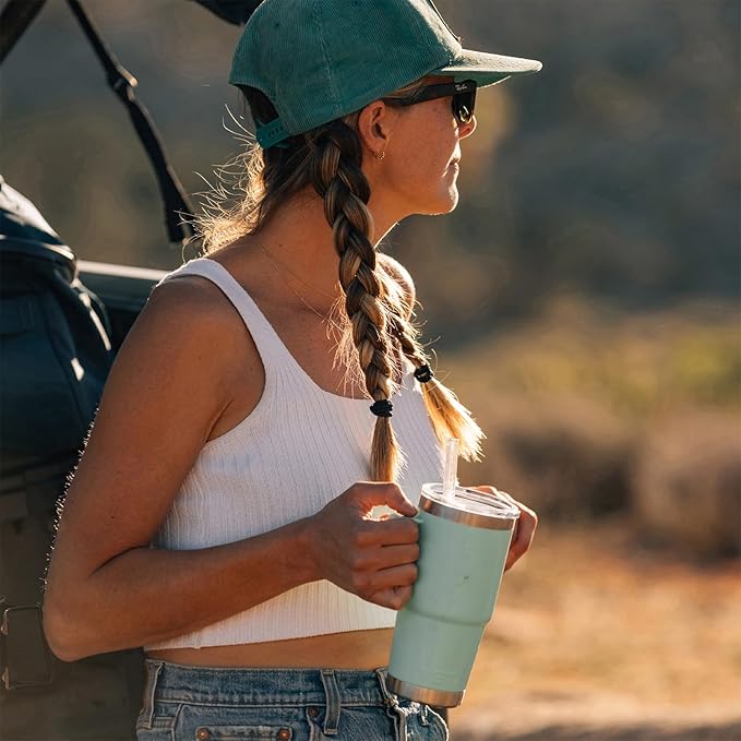YETI Rambler 25 oz Tumbler with Handle and Straw Lid, Travel Mug Water Tumbler, Vacuum Insulated Cup with Handle, Stainless Steel, Lowcountry Peach