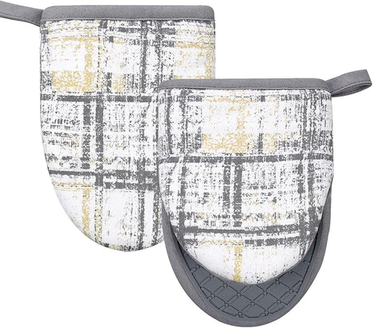 Mini Silicone Oven Mitts, Heat and Slip Resistant Kitchen Gloves 2-Pack Set, Vintage Plaid Soft Oven Mittens, Flexible Pot Holders for Cooking Baking and Grilling (Vintage Grey)