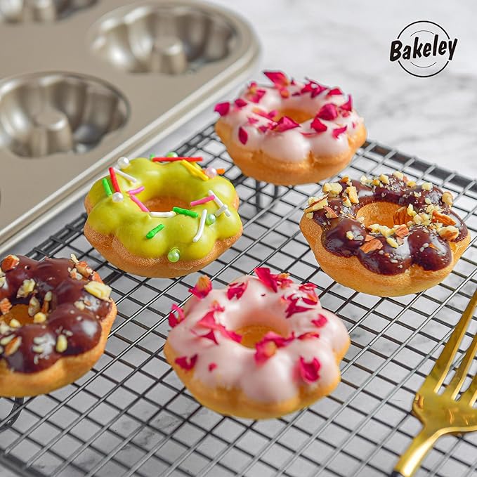 Flower Donut Pan, 6 Cavity Donut Mold Heavy Duty Steel Non-stick Flower Heart Shaped Bund Pans Pattern Doughnut Bakeware for Oven Baking (Champagne Gold)