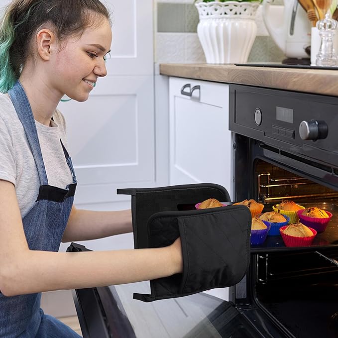 2 PCS Gray Pot Holders Sets for Kitchen Heat Resistant Oven Hot Pads with Pockets Non Slip Soft Grip Potholders for Baking Cooking 8"x8.5"