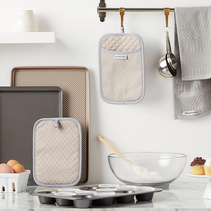 KitchenAid Asteroid Pot Holder 2-Pack Set, Milkshake Tan, 7"x10"
